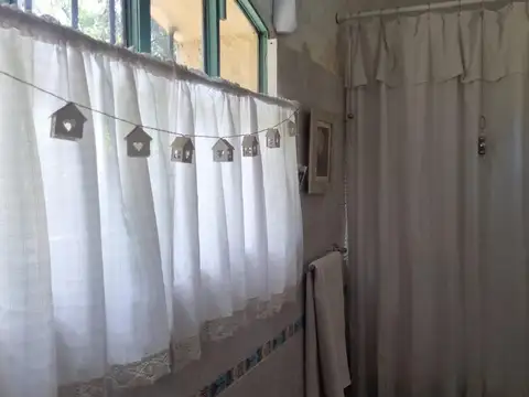 Casa en Alquiler con 1 cochera