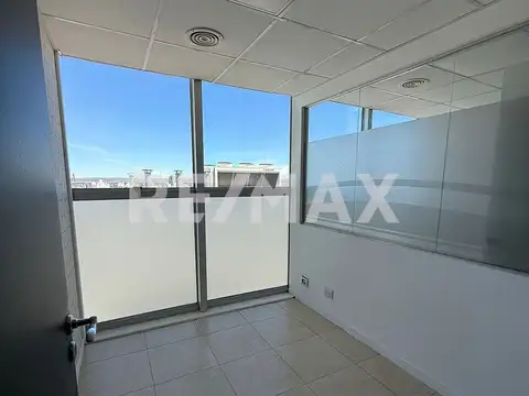 Oficina Monoambiente con 2 baños