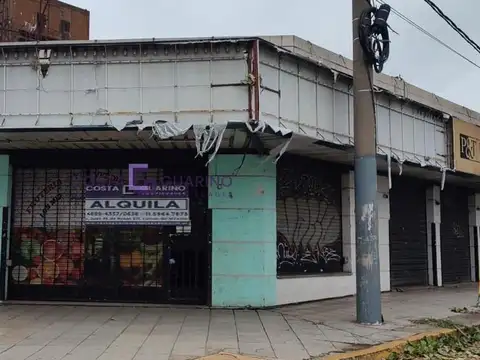 Local de 116 m² ubicado en esquina Avenida Crovara y Gorriti