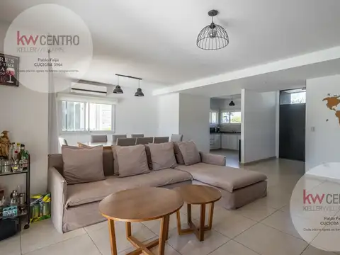 Casa en Venta con 3 cocheras