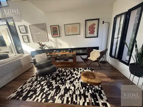 Casa en Venta con 3 cocheras