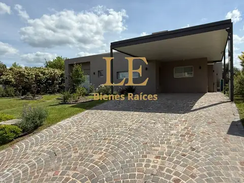 Casa en Alquiler de 3 dormitorios