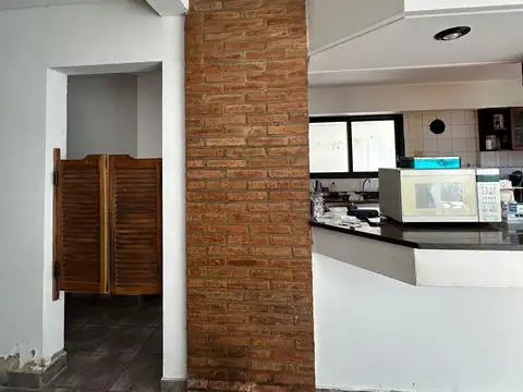 Casa 5 Ambientes, Patio, Garage y Parrilla sobre Lote Propio