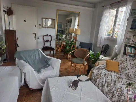 DPTO. 2 AMBIENTES piso alto en Belgrano 