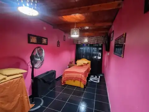 VENTA – CASA MULTIFAMILIAR CON 2 LOCALES EN PB – 380 M2 TOTALES