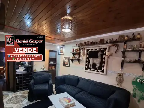 VENTA – CASA MULTIFAMILIAR CON 2 LOCALES EN PB – 380 M2 TOTALES