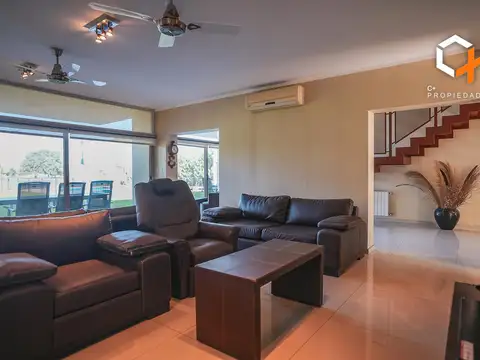 Casa en Venta con 5 cocheras