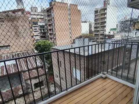 Depto reciclado 2 dorm. centro. balcon.