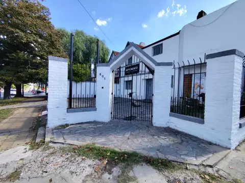 CASA 6 AMBIENTES EN VENTA EN LAVALLOL APTA CREDITO