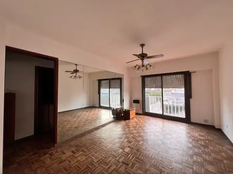 departamento dos ambientes moron centro muy buen estado