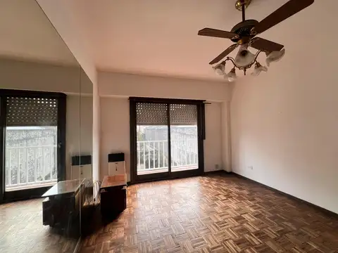 Rca Oriental Del Uruguay 100, Piso 3