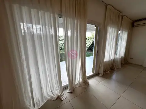 Casa en Venta en Boulevard Del Sol, USD 190.000