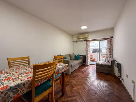 Venta departamento de 3 dormitorios, balcón y cochera, zona Rio, Rosario