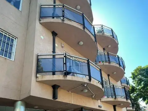 DEPARTAMENTO EN VENTA - DOS AMBIENTES - MORON