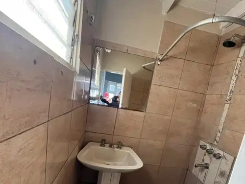 Casa 2 ambientes con 1 baño
