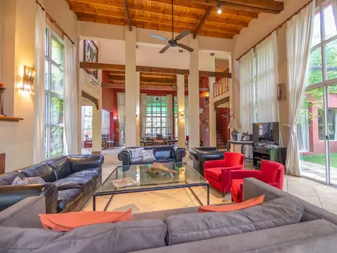 CASA VENTA PILAR HARAS DEL PILAR JARDIN Y PILETA