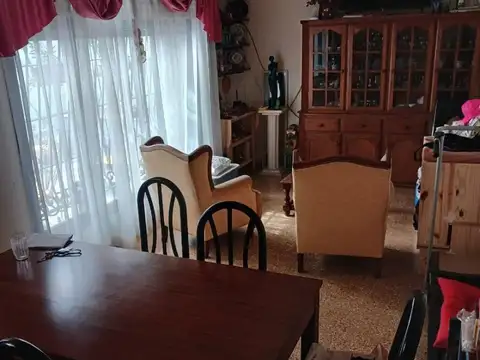 Depto Tipo Casa en Venta de 4 ambientes