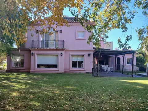 Venta casa 4 ambientes en El Bosque, Campana