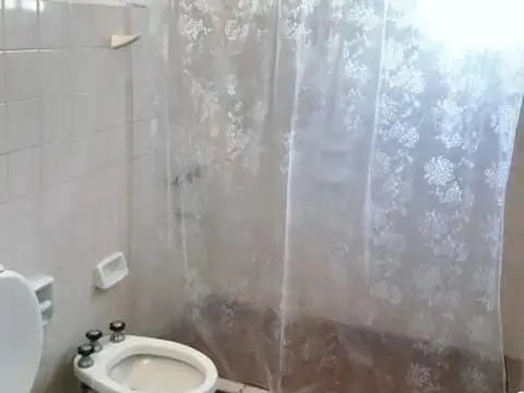 Departamento 5 ambientes con 2 baños