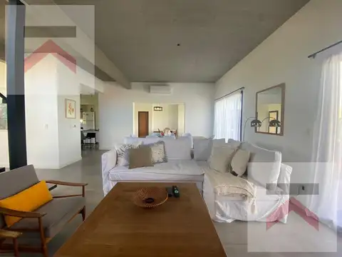 Casa en Alquiler al Este