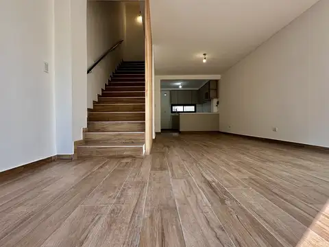 3 AMB A ESTRENAR TRIPLEX 1 SUITE,  COCHERA , TERRAZA Y BAULERA 1 C/AV. MAIPÚ.