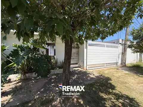 Casa 3 dorm en venta en av coronel falcon.