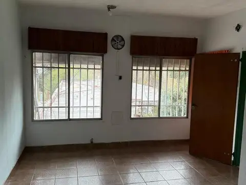 Departamento De 2 Ambientes En Alquiler - Francisco Alvarez, Moreno