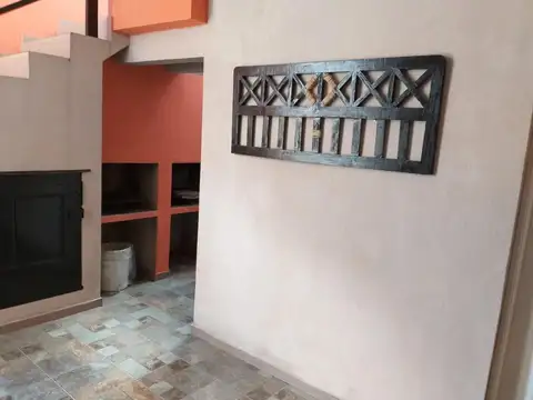 Casa 8 ambientes con 7 baños