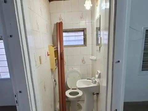 Alquiler de Casa 5 amb.  en el barrio de Saavedra.