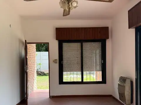 Casa 2 ambientes con 1 baño