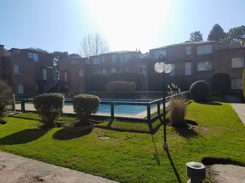 ALQUILER  1 AMB  C/COCHERA APART DEL CAMPUS PILAR 