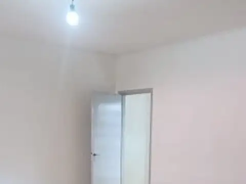 Casa 6 ambientes con 2 baños