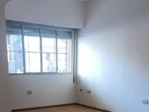 ALQUILO PLANTA BAJA USO COMERCIAL