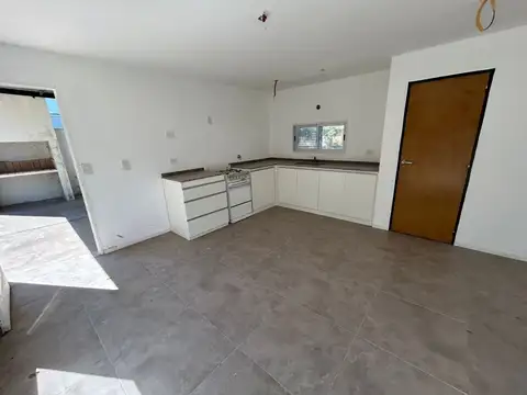 ROLDAN VENTA CASA A ESTRENAR TODOS LOS SERVICIOS