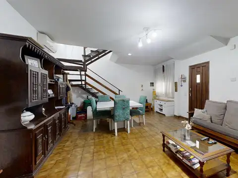 Casa 4 ambientes con 2 baños