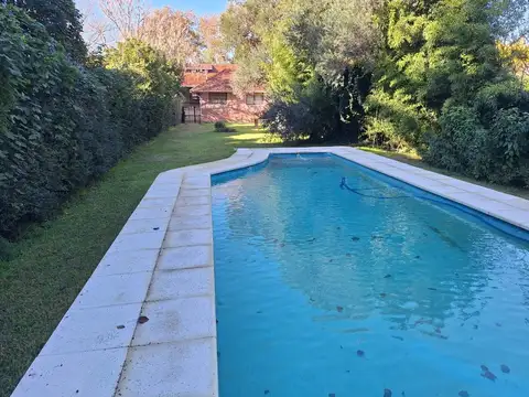 Casa en Venta con 2 cocheras