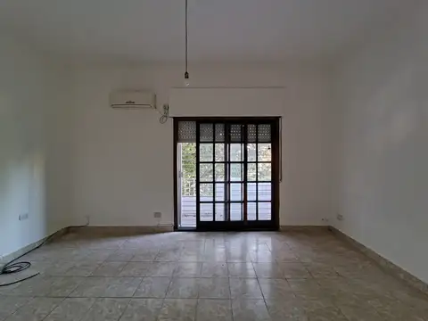 DEPTO TIPO CASA – SIN EXPENSAS – MUY BUEN ESTADO – ORIENTACION “ESTE” 