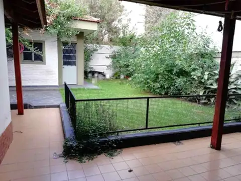Chalet en Venta 6 Ambientes Fondo Quincho B° Güemes Haedo