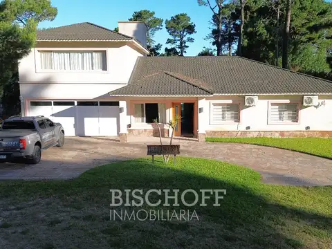 Casa en Alquiler Temporal con 2 cocheras
