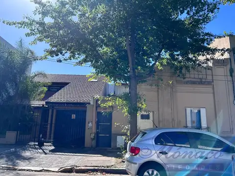 Depto Tipo Casa 6 ambientes con 2 baños