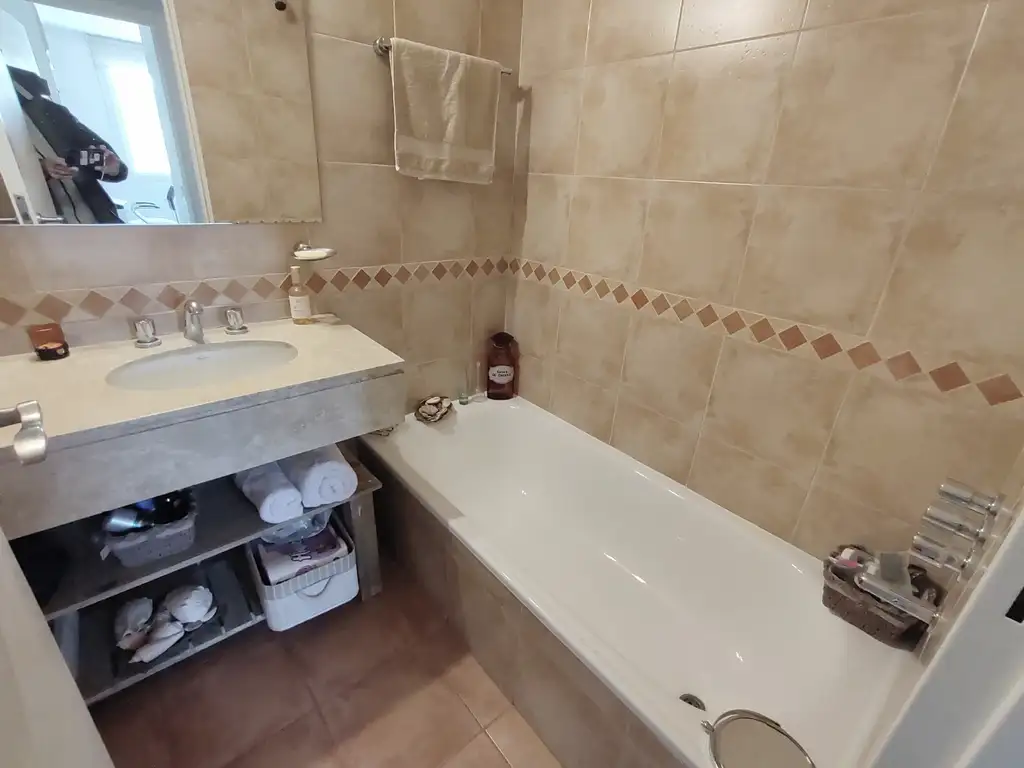 Departamento en Jardines De San Isidro de 2 dormitorios