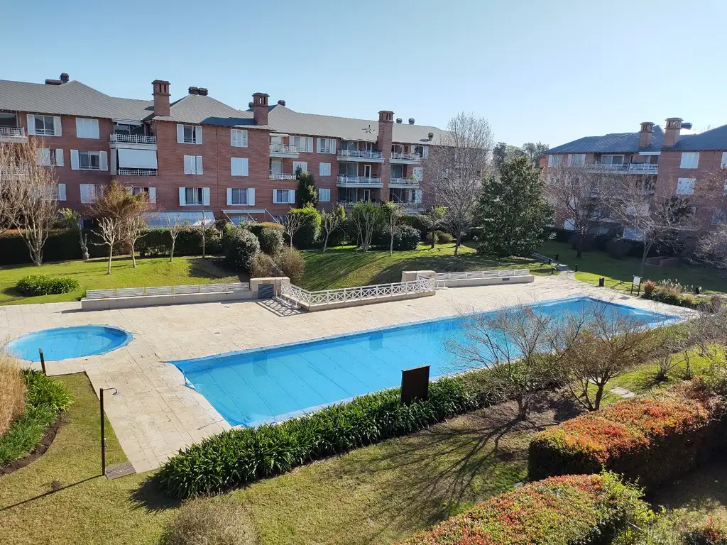 Excelente departamento de tres ambientes en Jardines de San Isidro (mira hacia adentro). - Foto 17