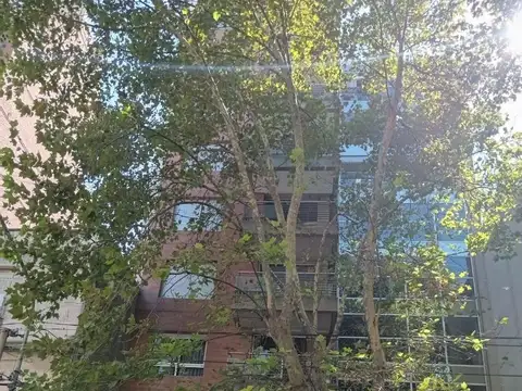 2 AMBIENTES IMPECABLES CON COCHERA 50 METROS DE PLAZA