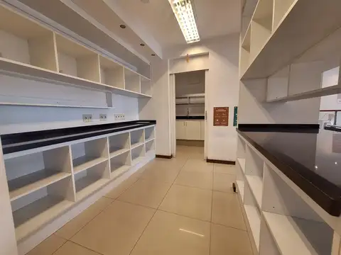 Oficina Monoambiente con 2 baños