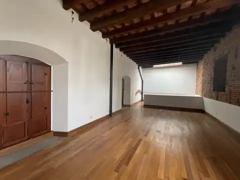Local en Alquiler 90 años