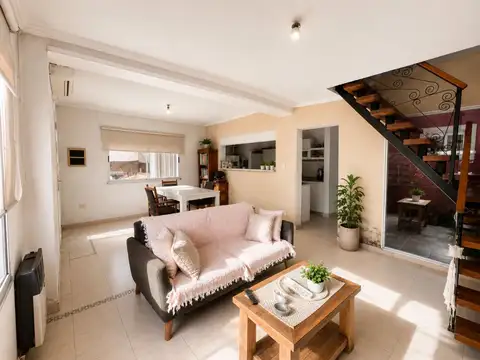 CASA/ PH EN VENTA CNEL. BRANDSEN 