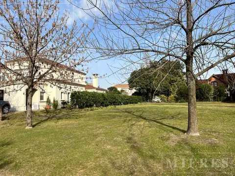 Lote interno de 951m2 en venta en Castores, Nordelta