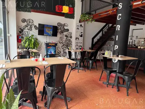 Venta - Local Comercial y Vivienda en Pilar Centro - INVERSIÓN