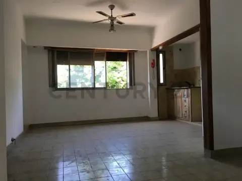 Casa 3 ambientes + 2 Locales-OPORTUNIDAD- REMEDIOS DE ESCALADA-LANUS OESTE