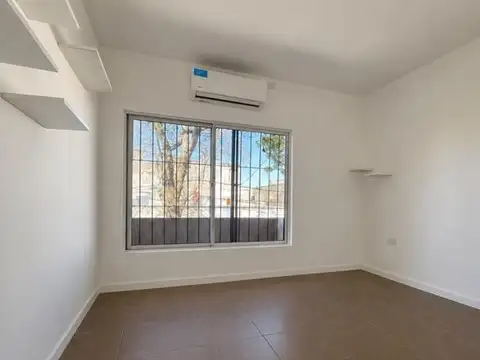 Depto Tipo Casa 4 ambientes con 2 baños